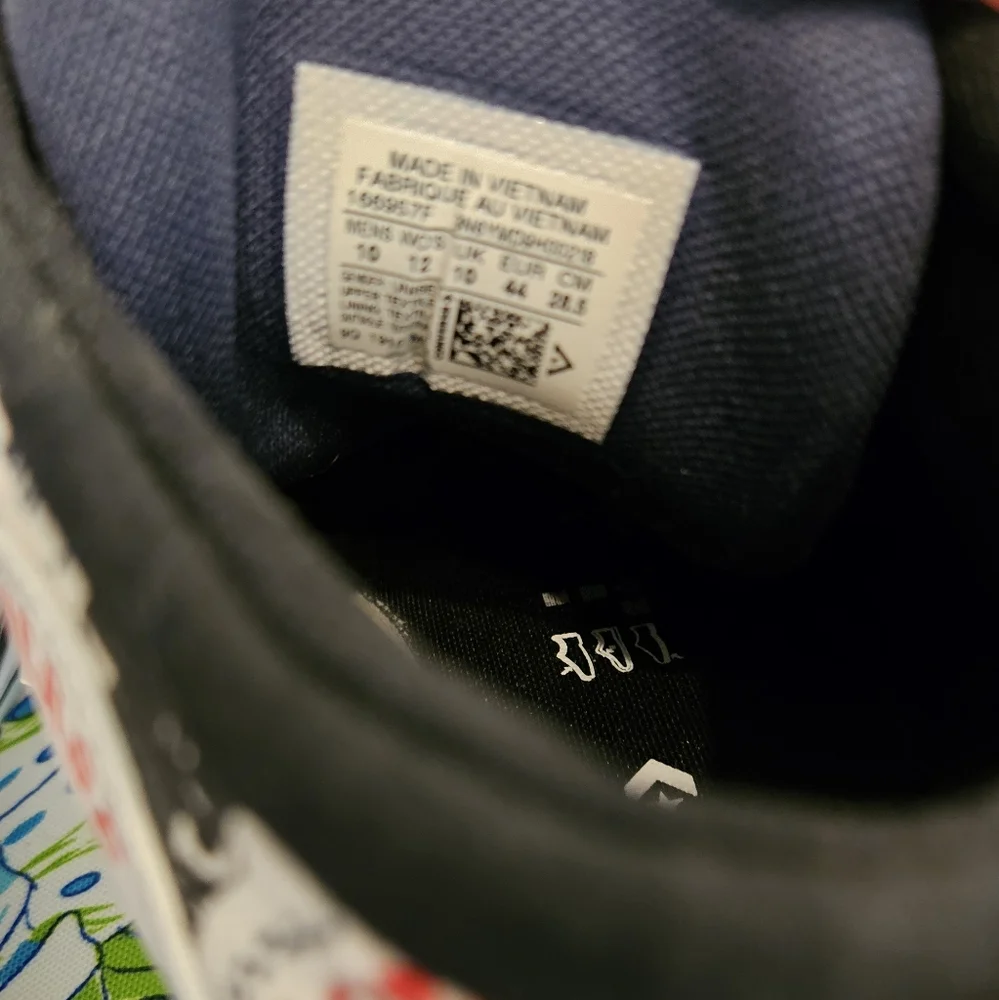 Converse Chuck Taylor White and Black Graphic High-Tops - Picture 4 of 10